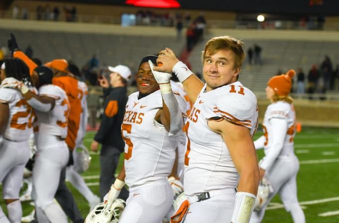 Texas Longhorns vs. Kansas Jayhawks at Texas Memorial Stadium