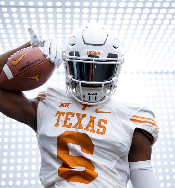 Texas Longhorns vs. West Virginia Mountaineers at Texas Memorial Stadium